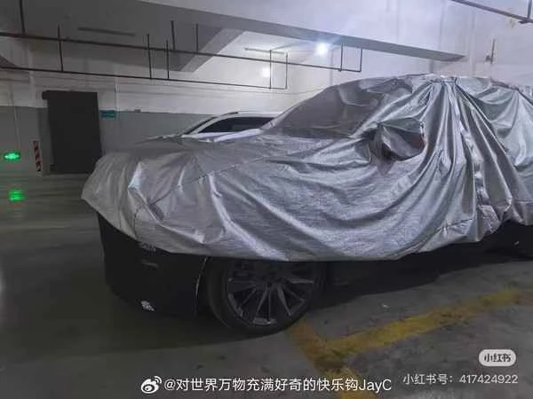 理想新款L系列车型内饰图曝光 方向盘小仪表盘取消