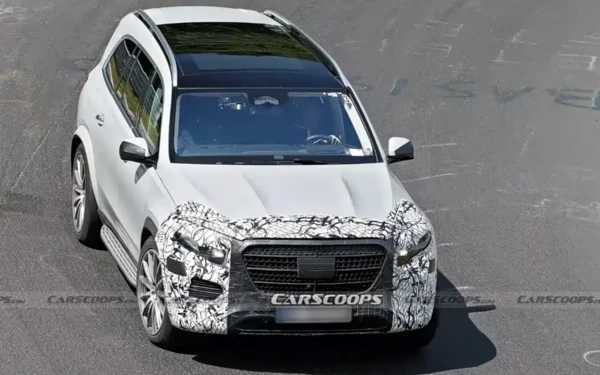 Das Design des neuen Mercedes-Benz GLS wurde vorzeitig enthüllt und zeichnet sich durch ein völlig neues Scheinwerferdesign aus.